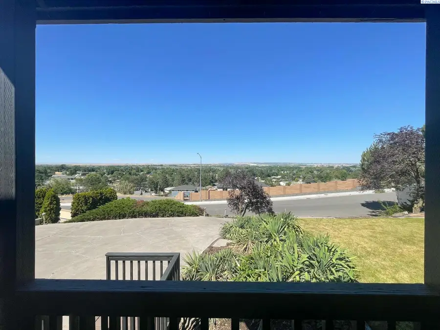 4417 King Drive, West Richland, WA 99353 - Image #2