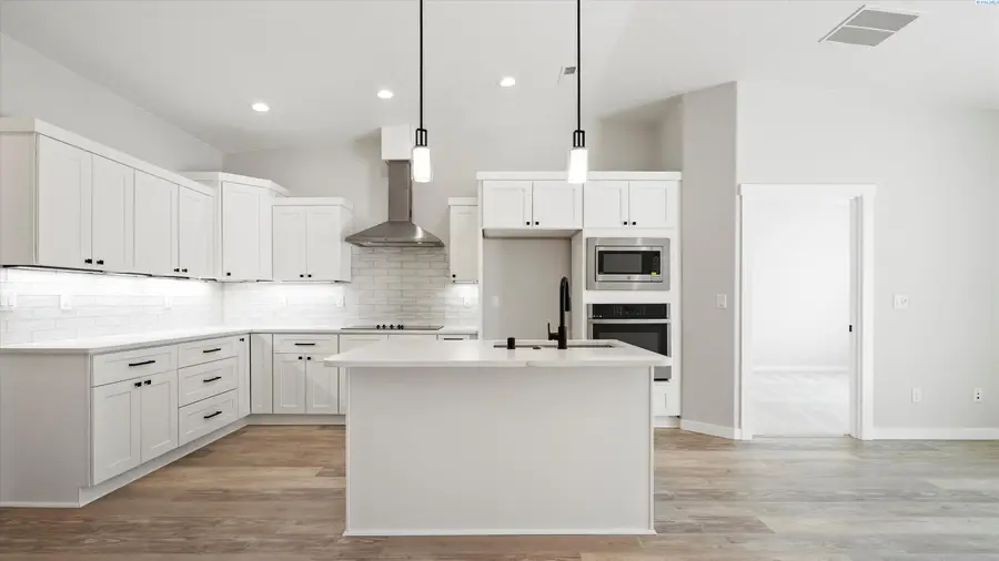 1313 Kalani Ct, West Richland, WA 99353 - Image #3