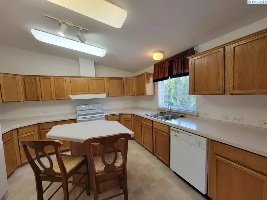 355 Oie Hwy #55 #55, Prosser, WA 99350 - Image #2