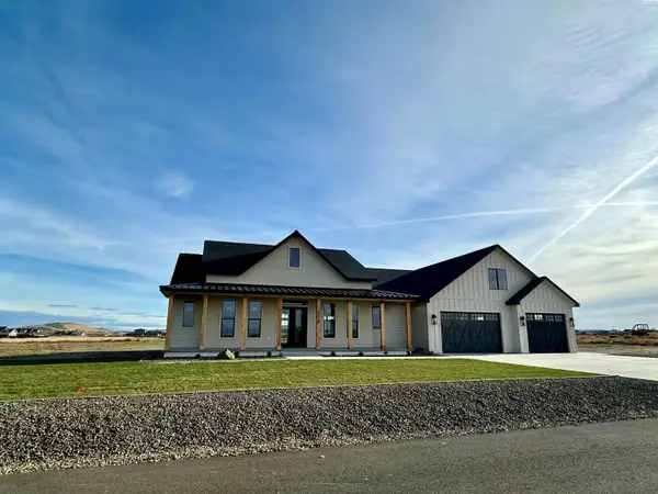 7419 Haystack St, Kennewick, WA 99338