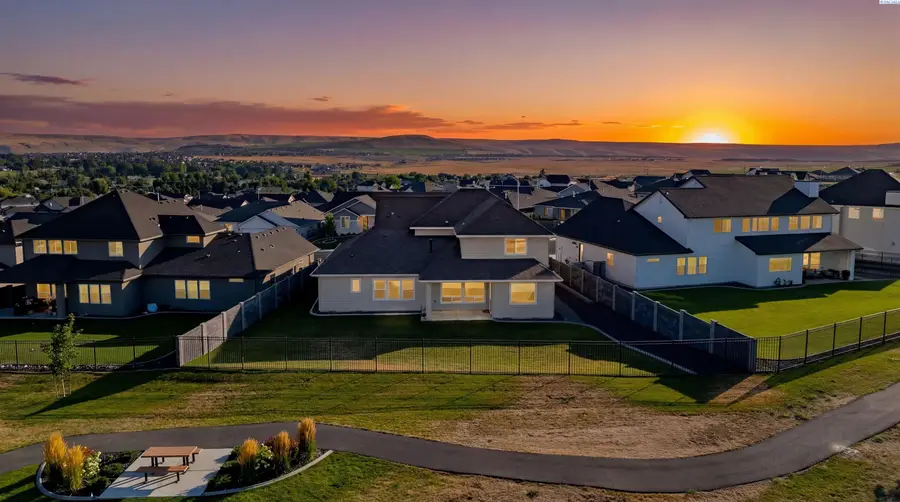 588 Lazio Way, Richland, WA 99352 - Image #3