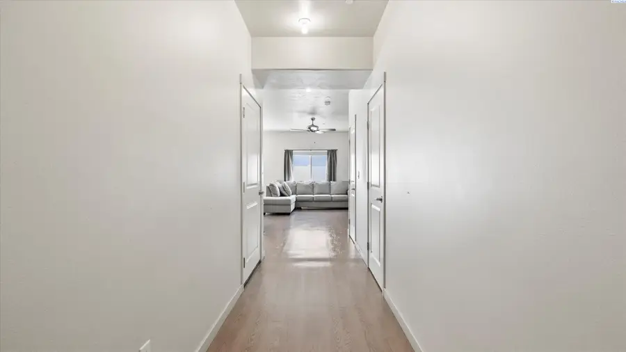 577 S Quillan P, Kennewick, WA 99336 - Image #2