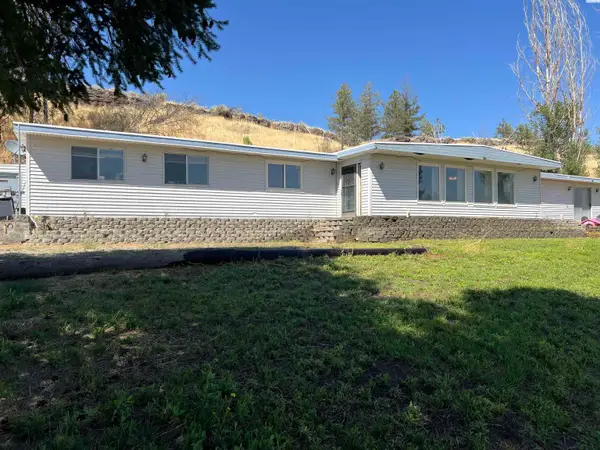 211 Kahlotus Lake Road, Kahlotus, WA 99335
