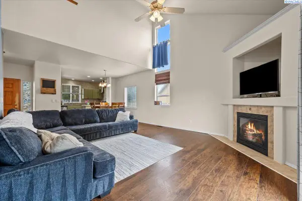 3701 W 20th Ave, Kennewick, WA 99338