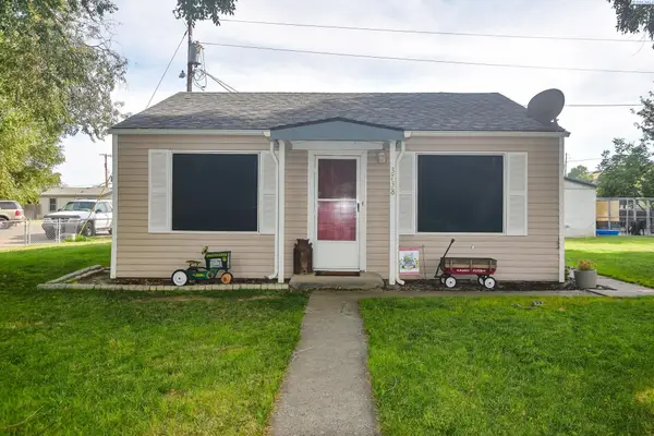 3738 Grant Lp, West Richland, WA 99354