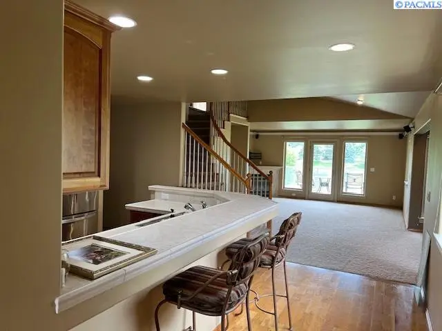 3710 W Canyon Lakes Dr #F-104, Kennewick, WA 99337 - Image #2