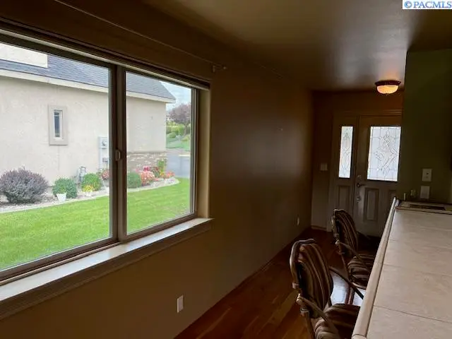 3710 W Canyon Lakes Dr #F-104, Kennewick, WA 99337 - Image #3