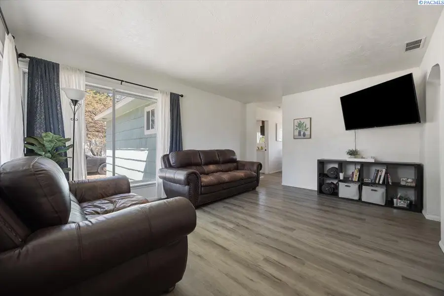 509 S Johnson, Kennewick, WA 99336-4607 - Image #3