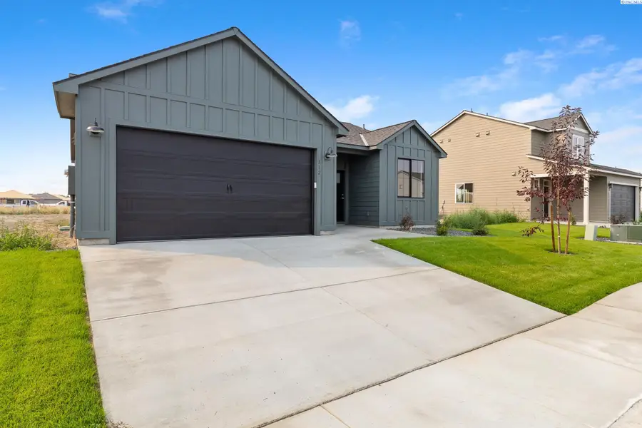 312 Amberly Ave, Grandview, WA 98930 - Image #3