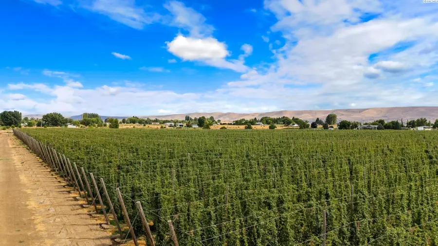 NKA Apricot Rd, Grandview, WA  - Image #3