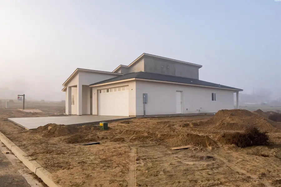 405 Hogan St, Sunnyside, WA 98944 - Image #3