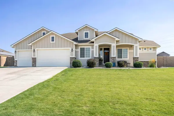 5719 W 41st Ave, Kennewick, WA 99338