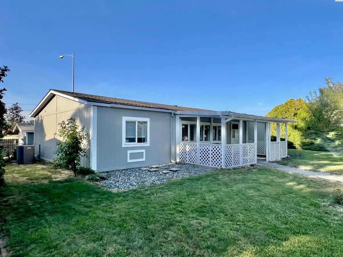 7901 W Clearwater #137, Kennewick, WA 99336 - Image #1