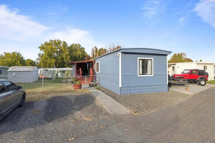 6334 Hove St, West Richland, WA 99353 - Image #2