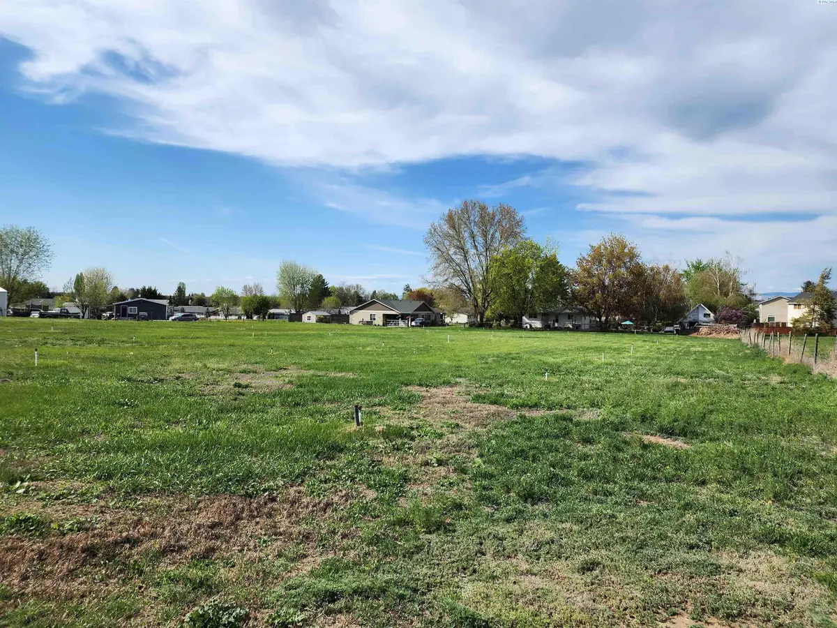 NKA W King St Lot B, Grandview, WA 98930 - Image #1