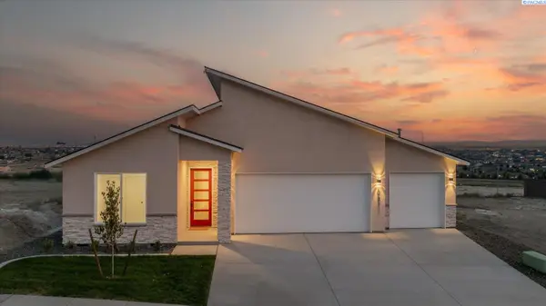 6677 W 27th Ave, Kennewick, WA 99338