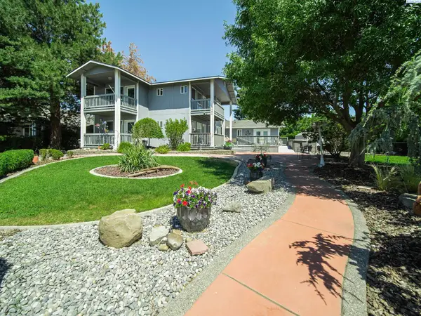 9505 Sturgis Road, Pasco, WA 99301