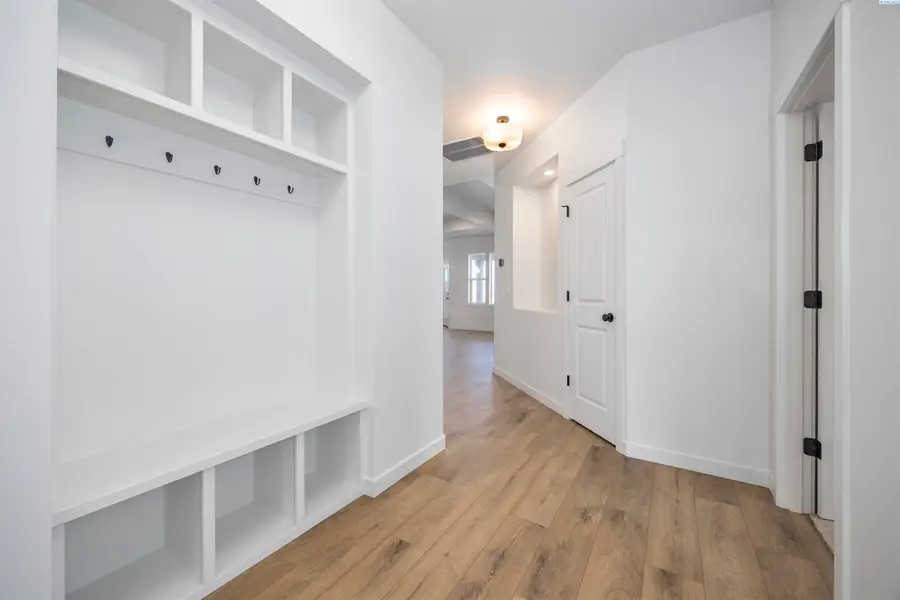 215 Schrute Road, Prosser, WA 99350 - Image #2