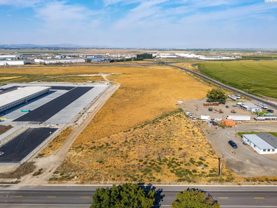 5810 N Capitol Ave, Pasco, WA 99301 - Image #2