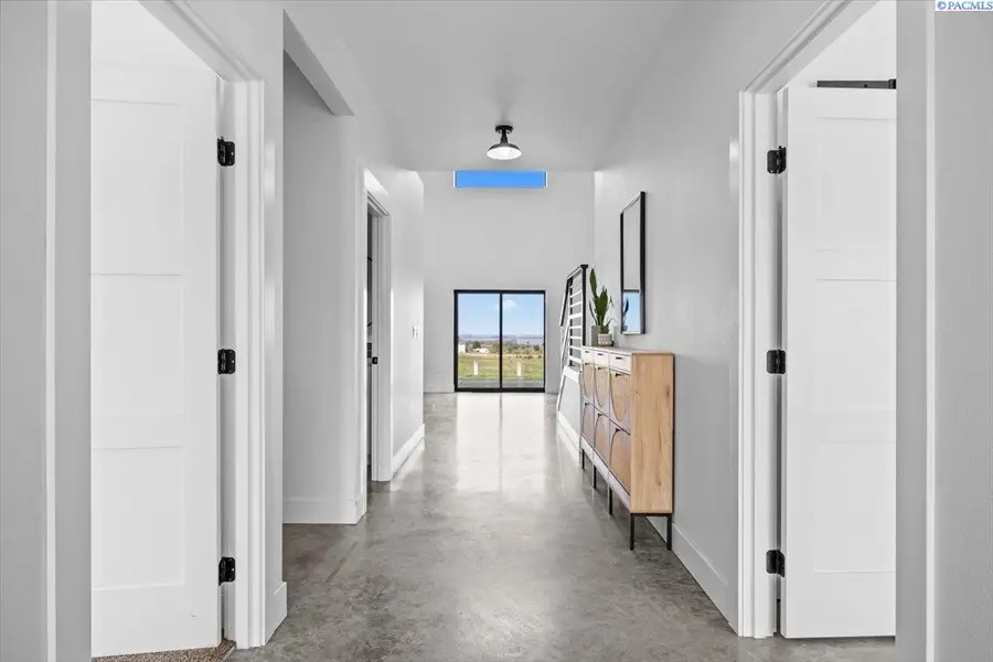 246614 E Hover Rd, Kennewick, WA 99337 - Image #3