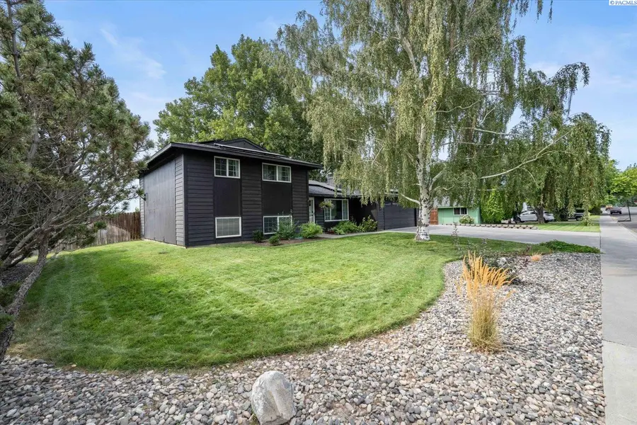 1108 S Belfair St, Kennewick, WA 99338 - #2