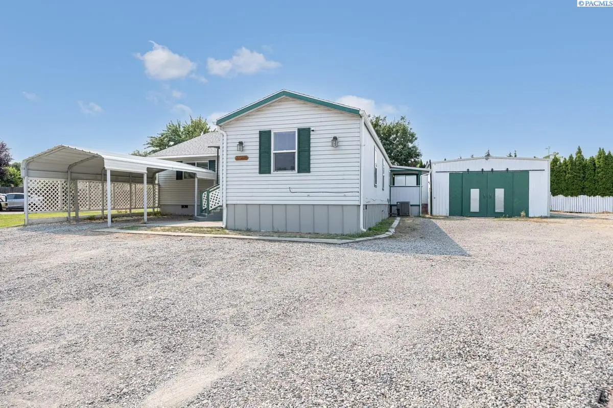 1716 S Huntington Pl, Kennewick, WA 99337-2323 - Image #1