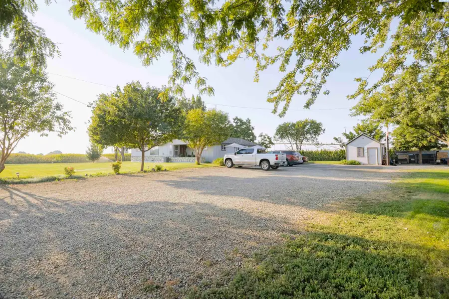 691 Van Belle Rd, Granger, WA 98832 - Image #3