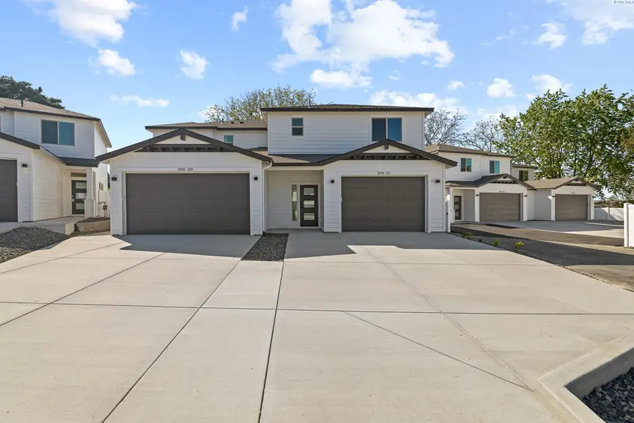 1096 S Underwood Pl, Kennewick, WA 99337 - Image #2