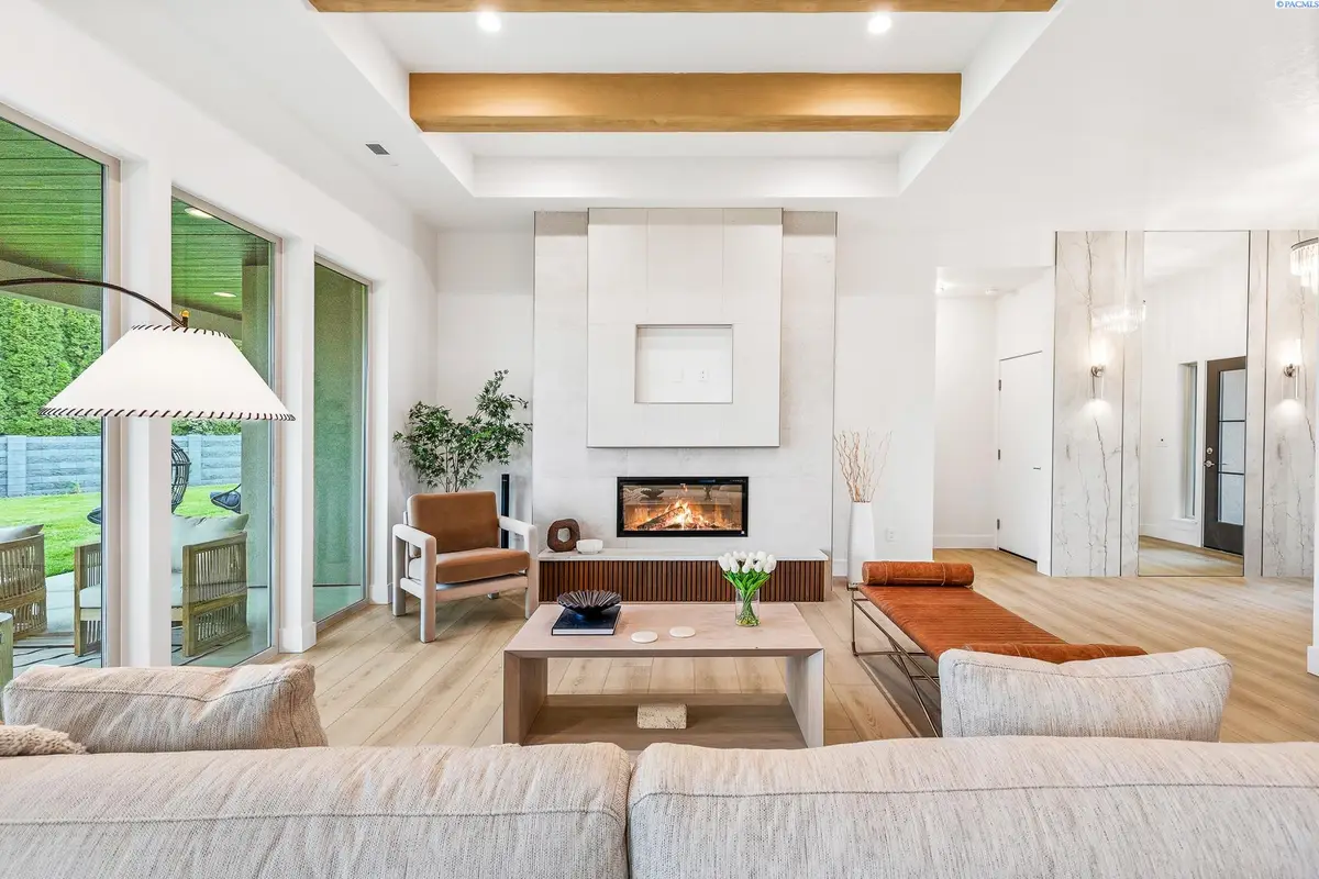 10004 Redbud Dr, Pasco, WA 99301 - Image #1