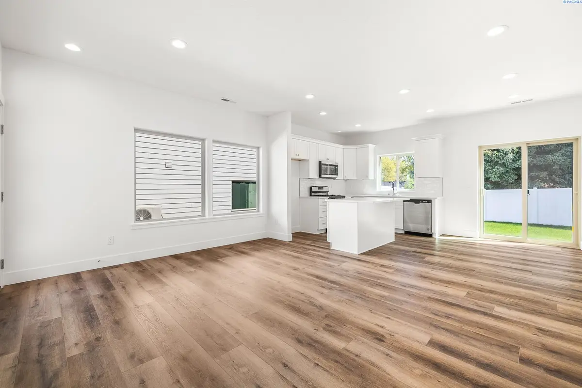 1141 S Underwood Pl, Kennewick, WA 99337 - Image #1