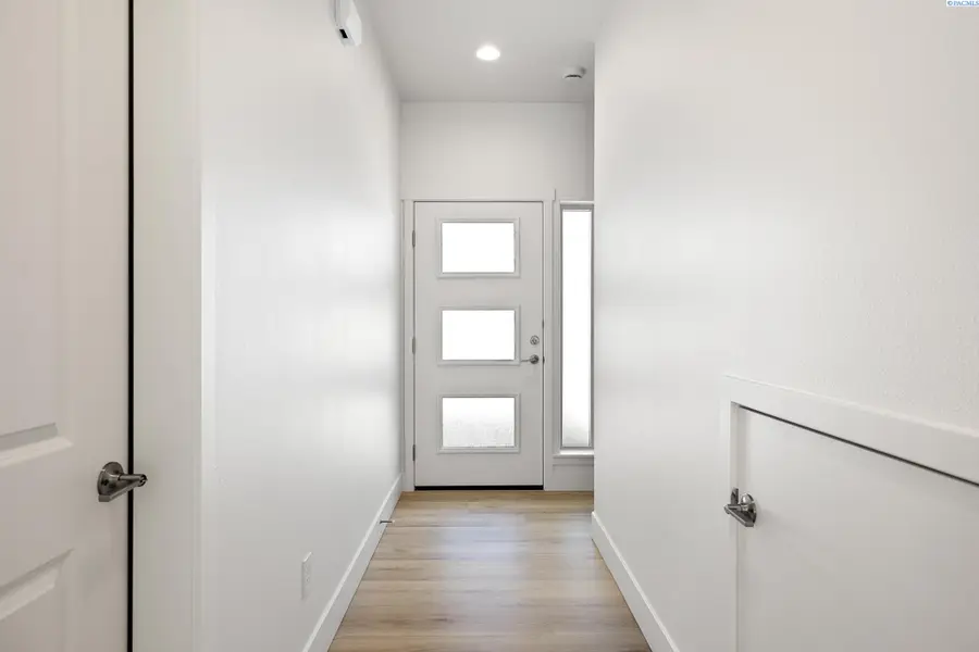 1141 S Underwood Pl, Kennewick, WA 99337 - Image #3