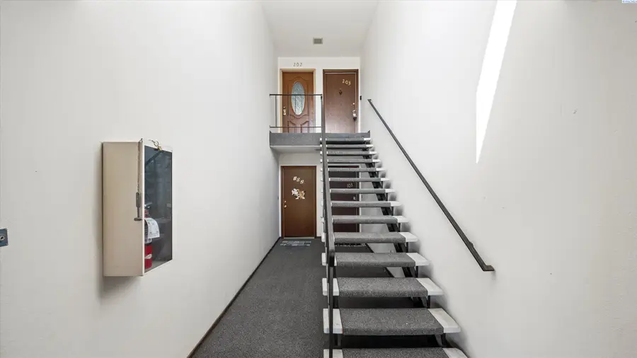 629 N Fisher St, Kennewick, WA 99336 - Image #3