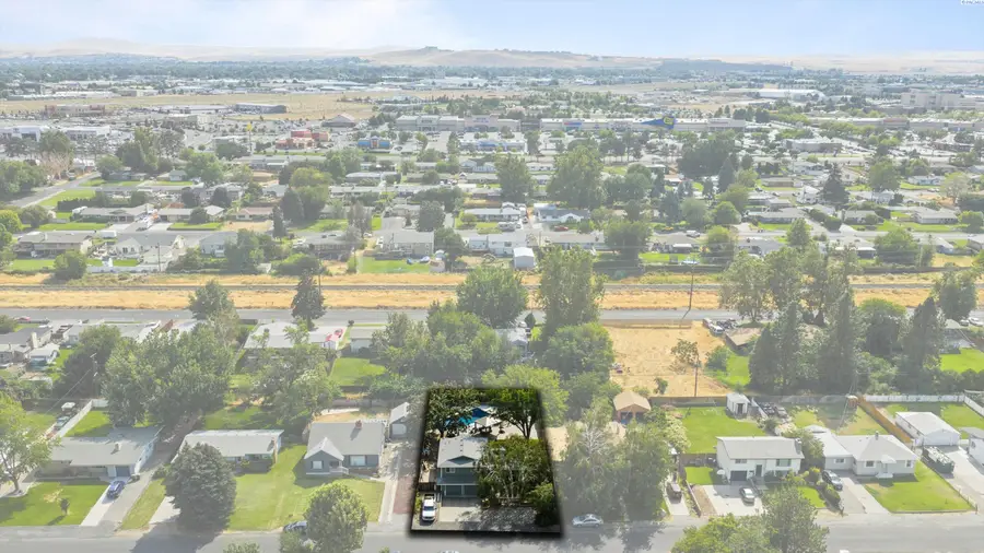 6533 W Arrowhead Ave, Kennewick, WA 99336 - Image #2