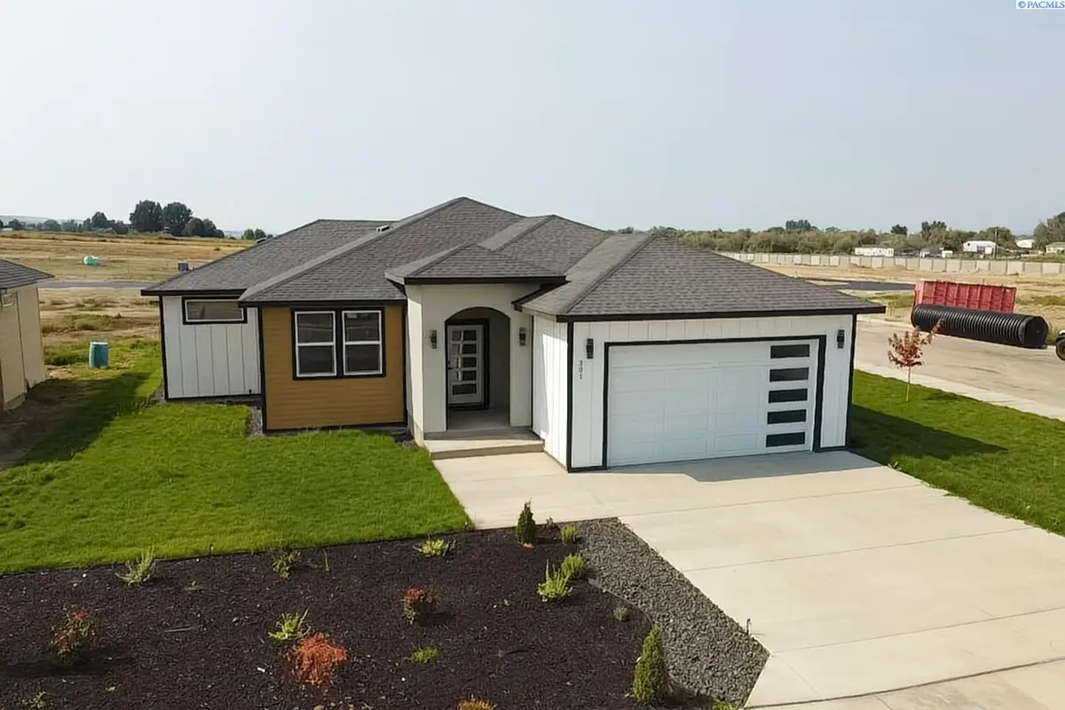 301 Victoria, Sunnyside, WA 98944 - Image #1