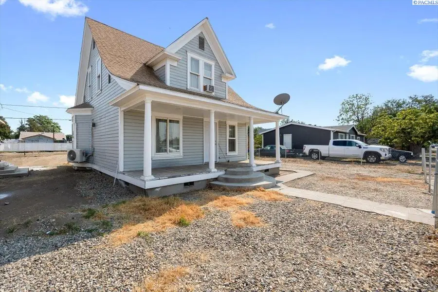 318 N 3 Ave, Mabton, WA 98935 - Image #3