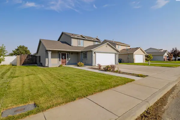 1211 N Beech Ave, Pasco, WA 99301