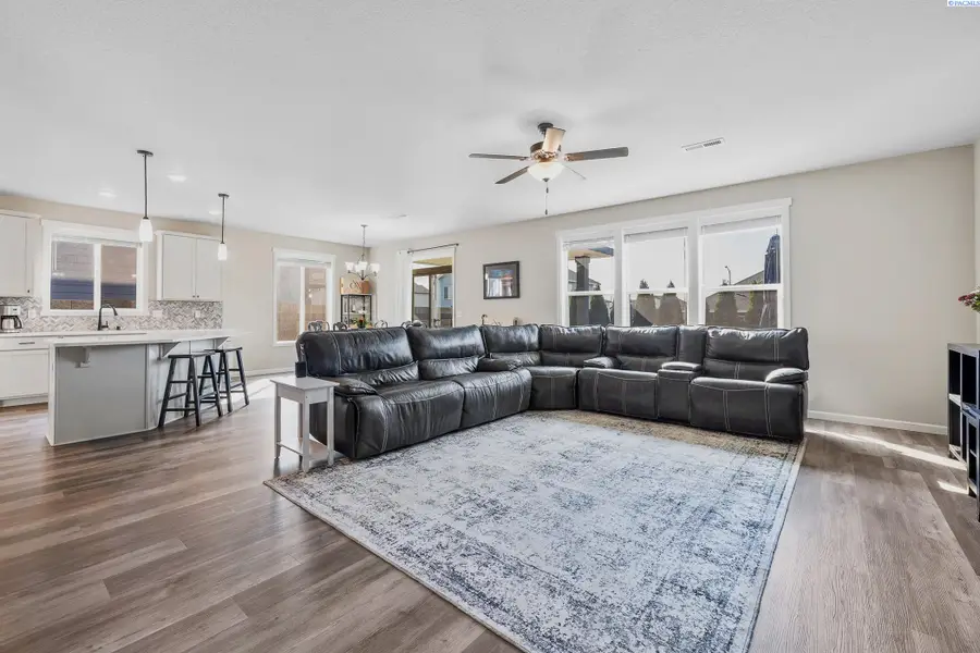 8407 Fernow St, West Richland, WA 99353 - Image #3