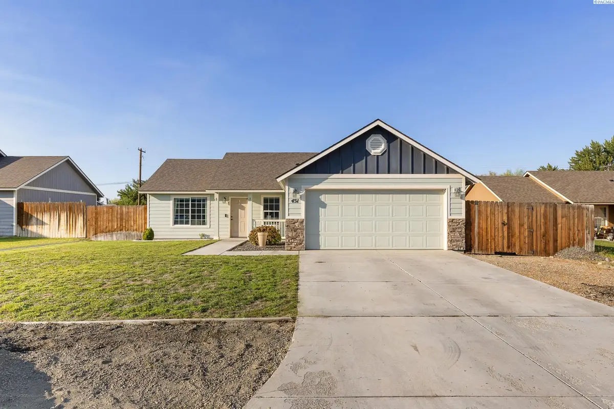 451 E 15th Place, Kennewick, WA 99337 - Image #1