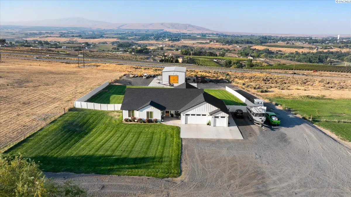 9414 W Yakitat Pl Nw, Benton City, WA 99320 - Image #1