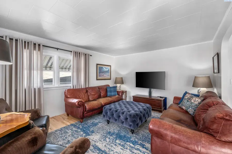 201 E Cooper St, Colfax, WA 99111 - #2