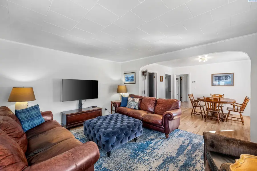 201 E Cooper St, Colfax, WA 99111 - #3