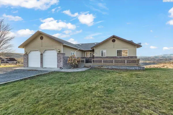531 Lucas Road, Yakima, WA 98901