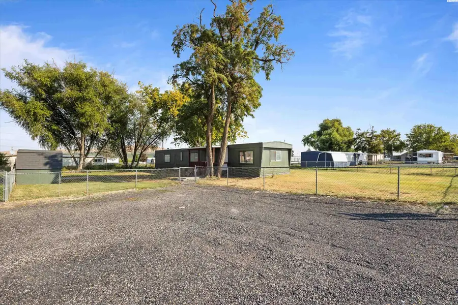 31404 E Kennedy Rd #14, Benton City, WA 99320 - Image #2