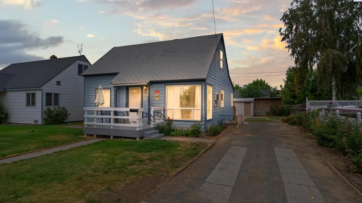 621 S 13th St, Sunnyside, WA 98944 - Image #1