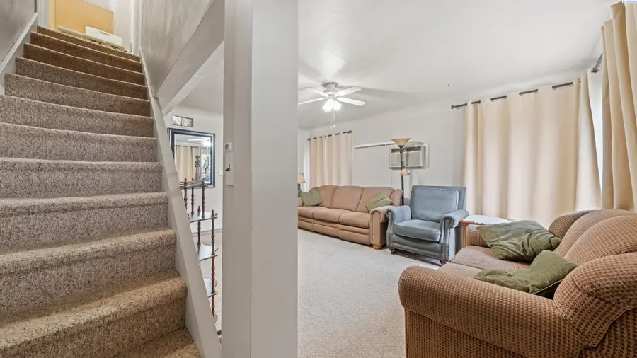 621 S 13th St, Sunnyside, WA 98944 - Image #3