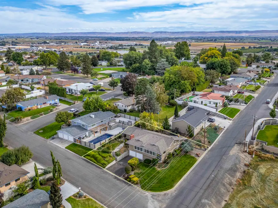 1235 Cherry Ave, Sunnyside, WA 98944 - Image #2