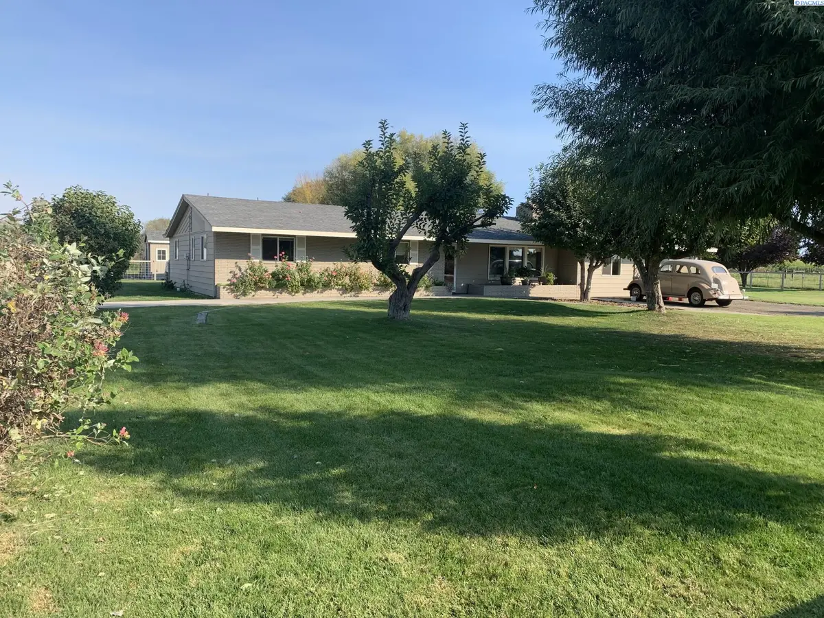 111 Hornby Rd, Grandview, WA 98930 - Image #1