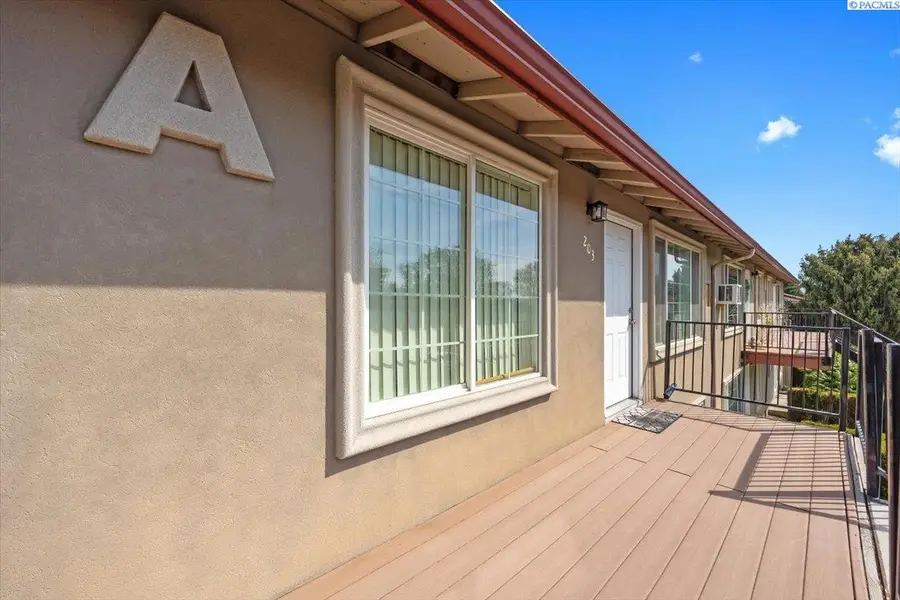 526 S 40th #a203 #A203, West Richland, WA 99353 - Image #2