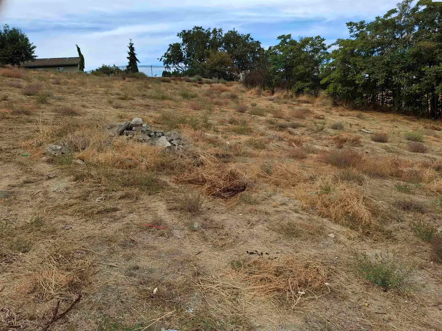 NKA Ravine Dr, Sunnyside, WA 98944 - Image #2