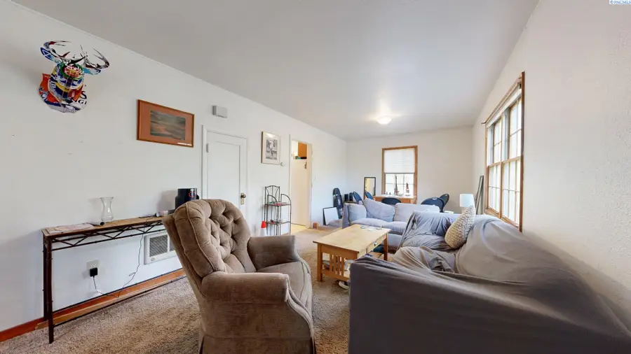 915 NE D St, Pullman, WA 99163 - Image #2